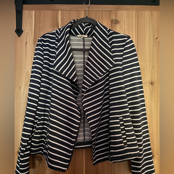 Jacket - Picture 1 of 2